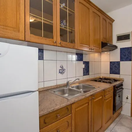 Apartment Apartments By The Sea Sucuraj, Hvar - 566